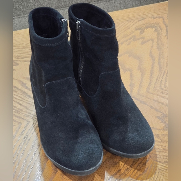 Minnetonka black suede ankle boots - Picture 1 of 8